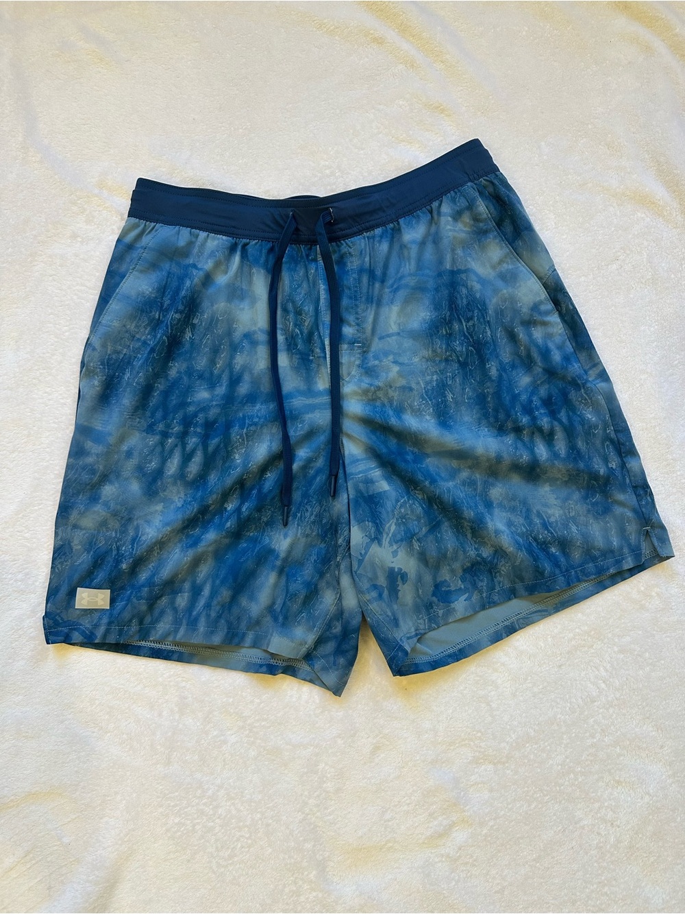 Under Armour Men's Blue Tie-Dye shorts